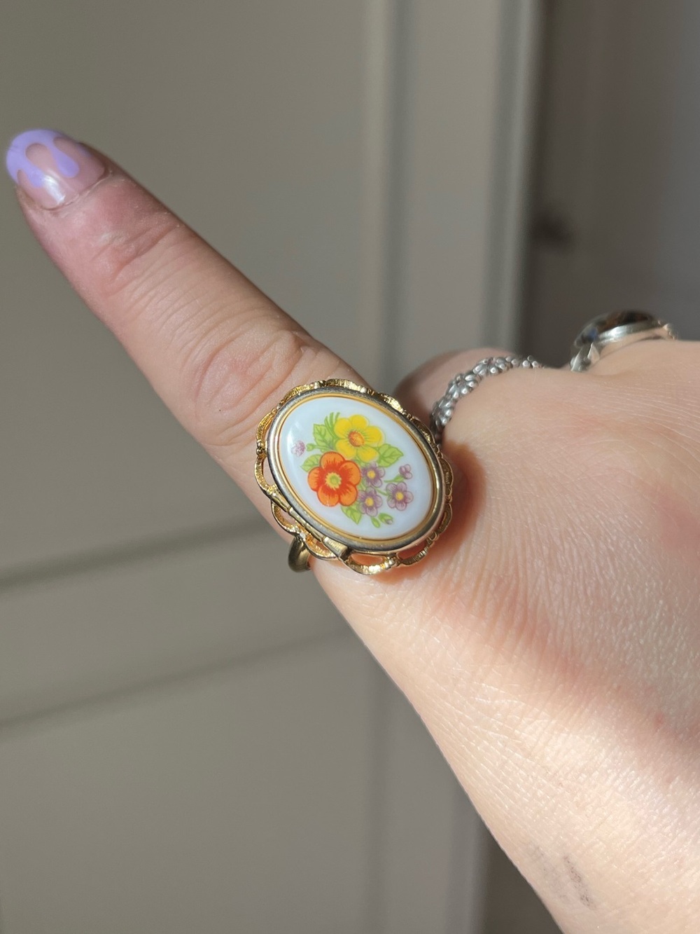 Vintage 70s Avon locket ring